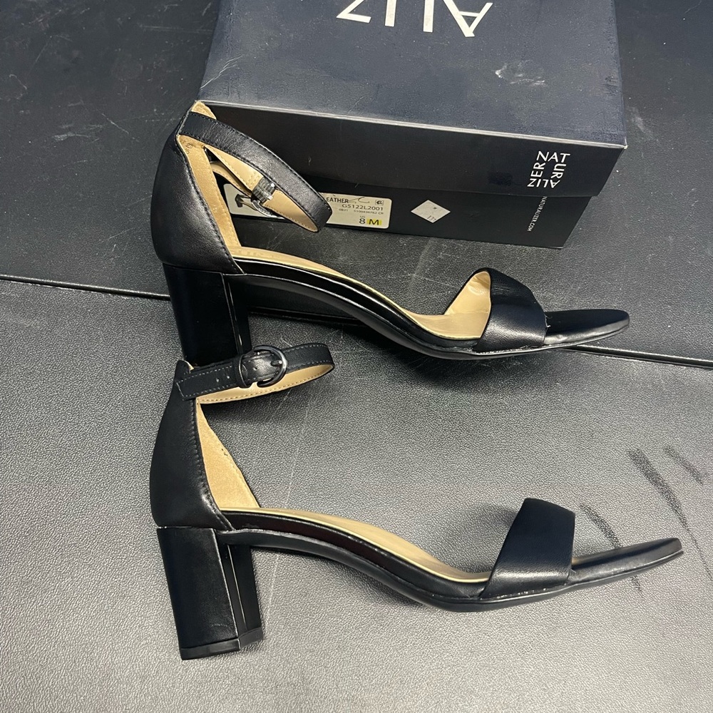 Naturalizer Black Leather Ankle-Strap Block Heel Sandals – Size 8 - Picture 2 of 6